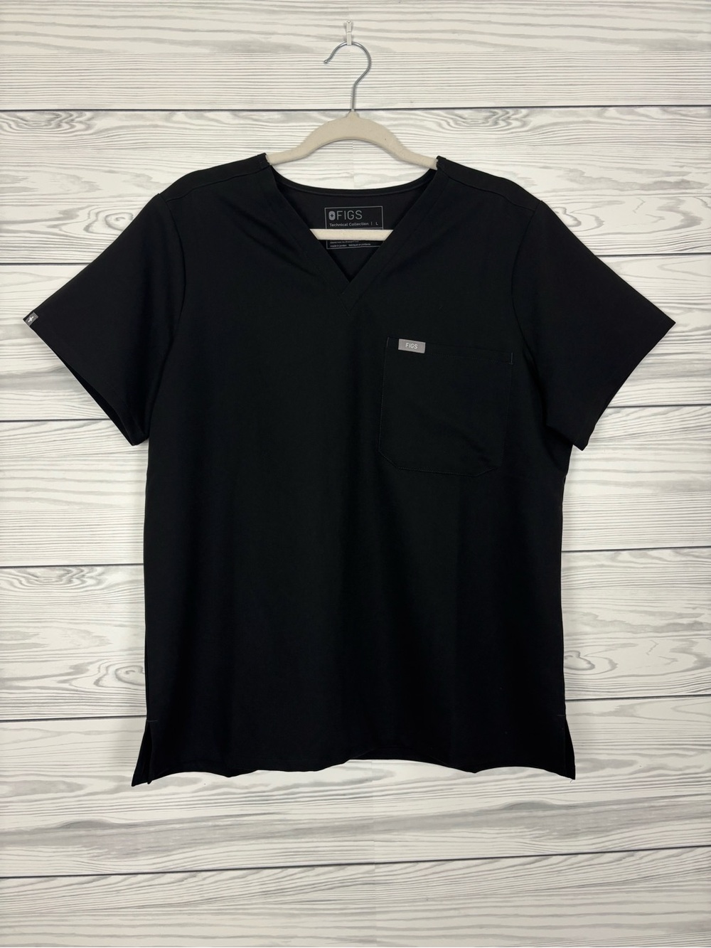 Figs Women’s Catarina black v neck nursing scrub top size large